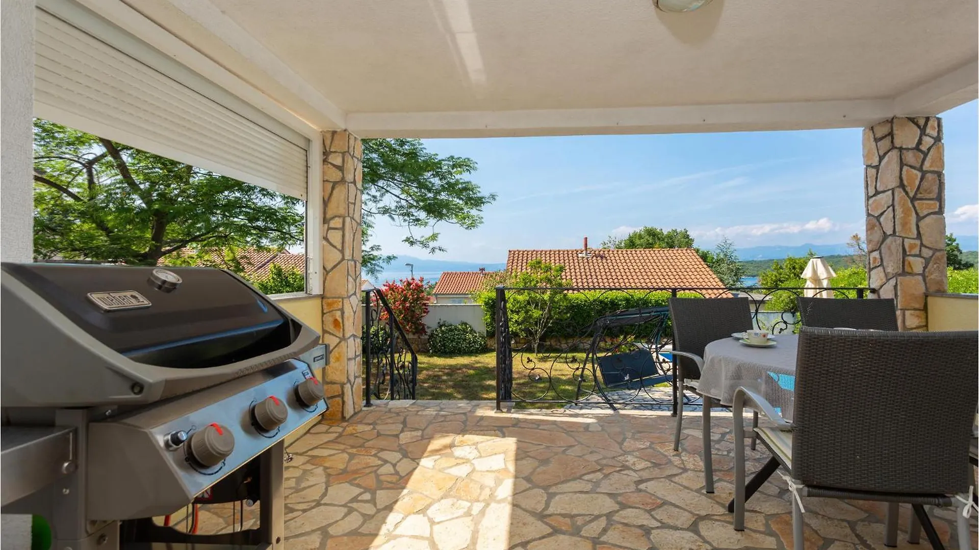 Holiday home Amazing Home In Njivice With Kitchen Croatia