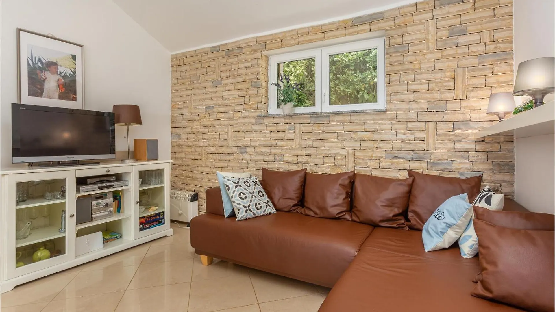 Amazing Home In Njivice With Kitchen 0*,